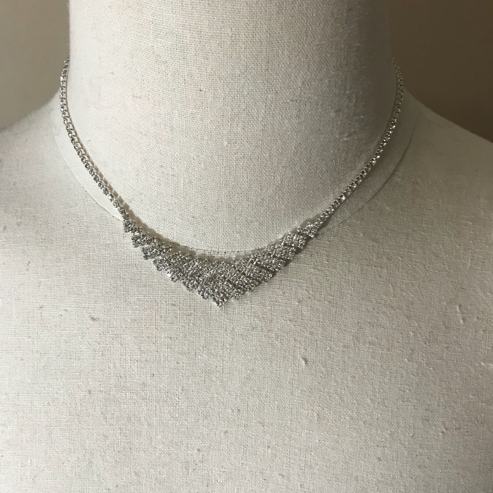 Silver Necklace and Earrings Set 🎁